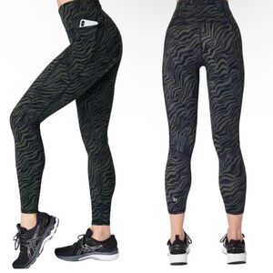 SWEATY BETTY Zero Gravity Leggings 7/8 Length 60cm/24" Large Green Black Zebra